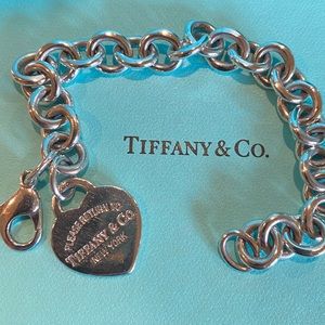 Tiffany & Co. Heart Tag Charm bracelet